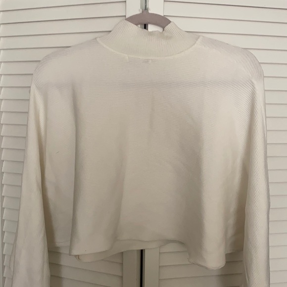 Crop top turtleneck sweater - Picture 2 of 3